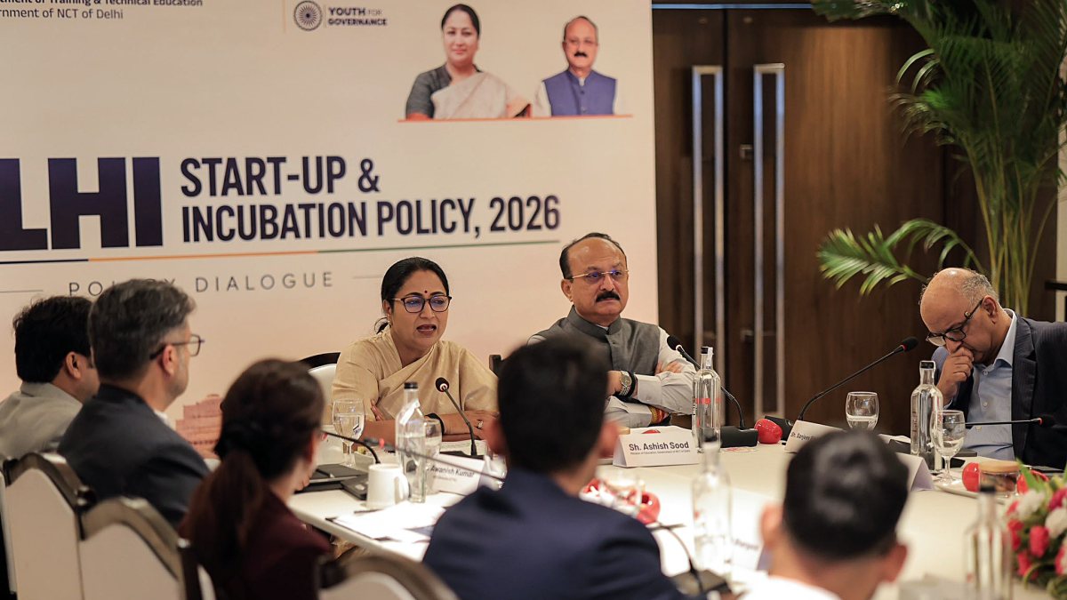 Delhi CM discusses startup policy with industry leaders