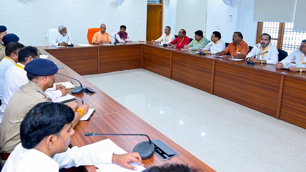 Yogi Adityanath reviews flood relief ops in Chitrakoot
