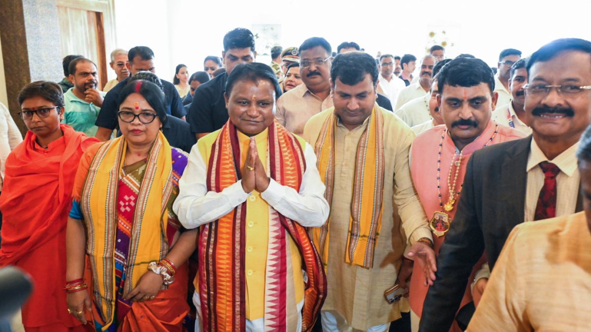 Odisha CM Majhi attends Bhagwat Katha at Jagannath Temple