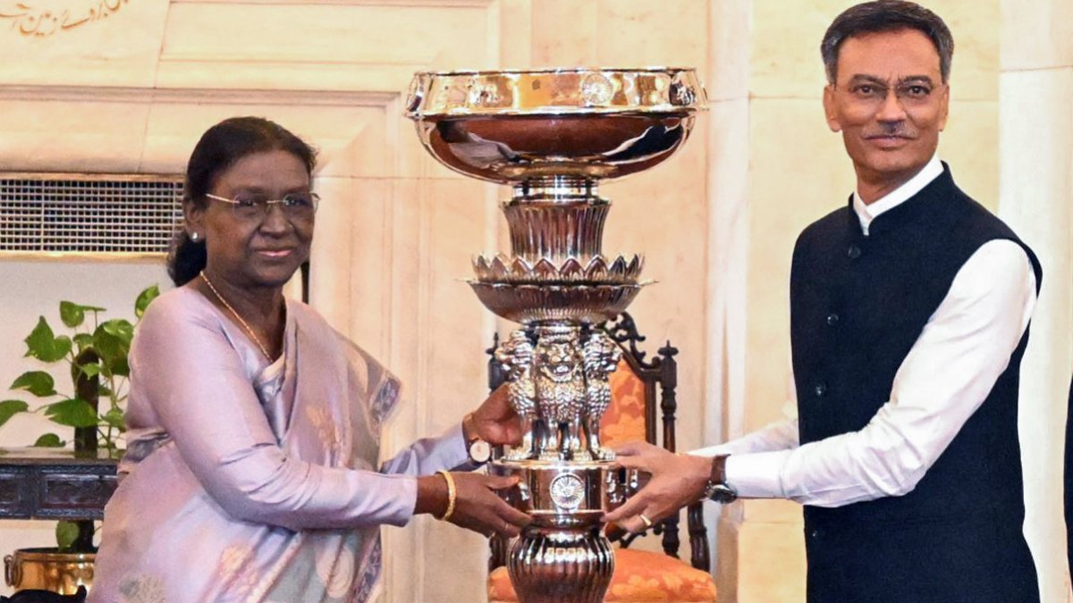 President Murmu presents Durand Cup 2026 to East Bengal