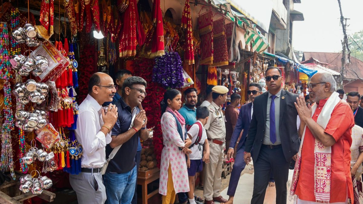 VP greets devotees at Kamakhya Temple in Guwahati