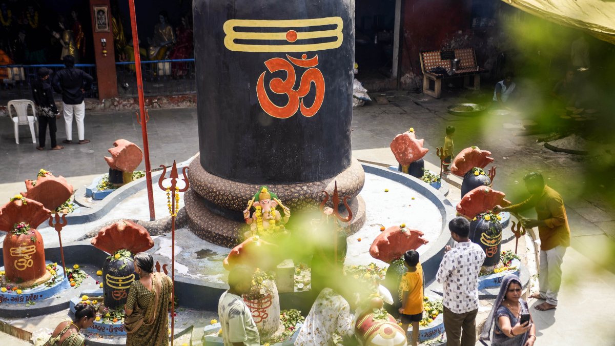 Devotees click selfies before giant Shivling at Ahmedabad temple