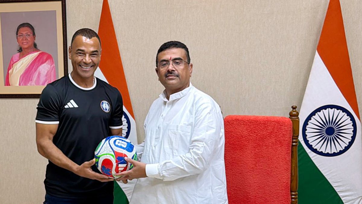 West Bengal CM receives football from Brazilian legend Cafu