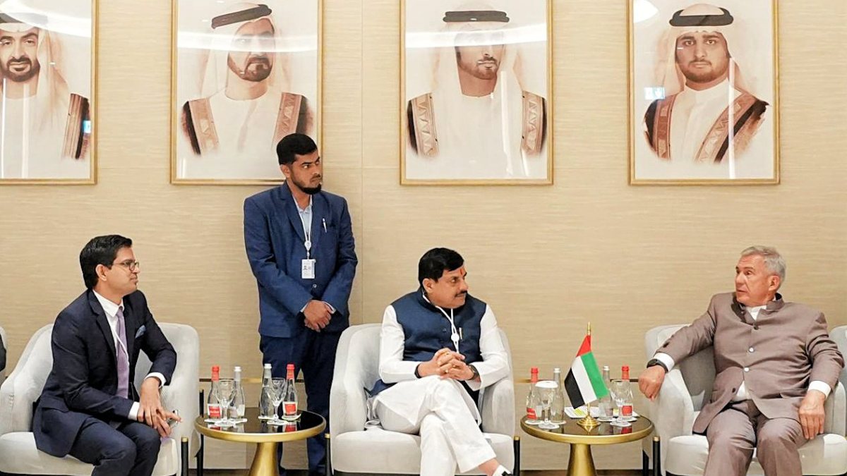 Yadav meets Tatarstan head at Dubai investment summit