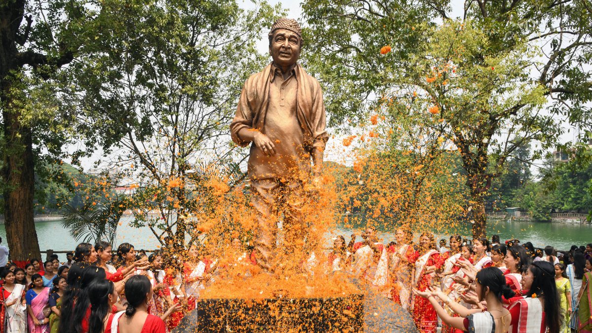 Students pay tribute to Bhupen Hazarika on 100th birth anniversary