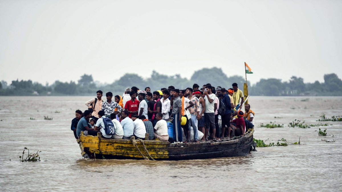 Bihar floods: Residents evacuated by boat from Raghopur