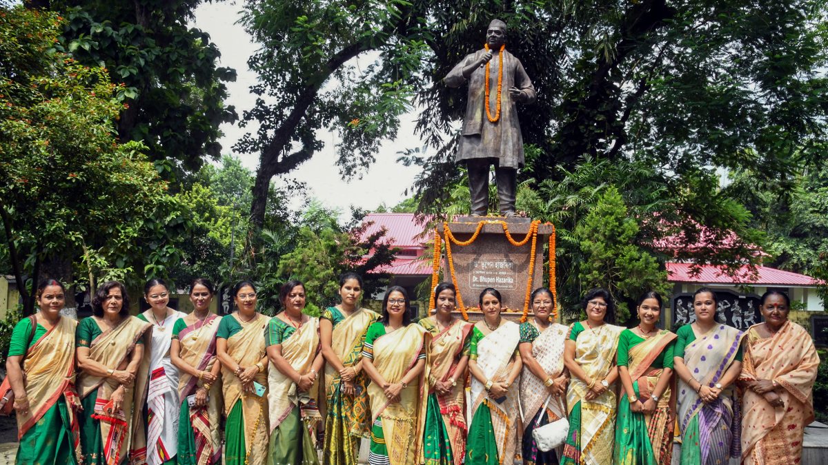 Artists pay tribute to Bhupen Hazarika at birth centenary