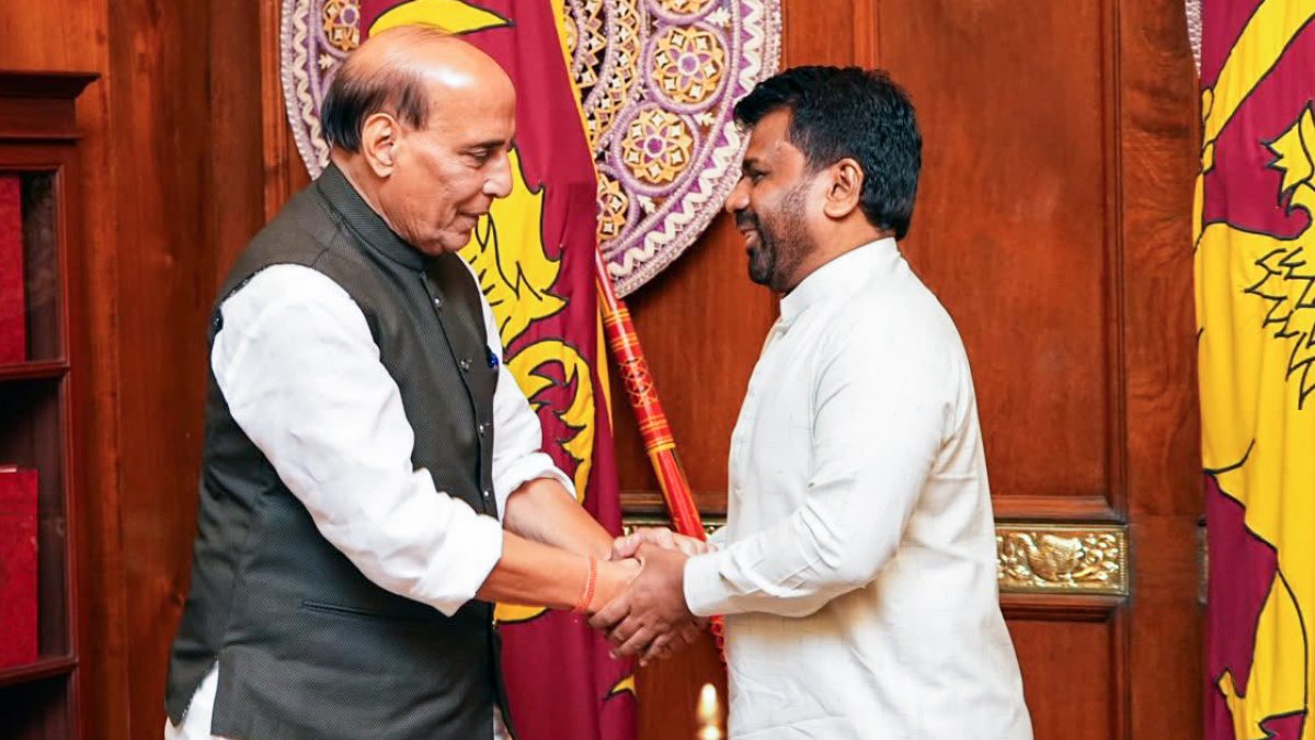 Rajnath Singh meets Sri Lankan President in Colombo