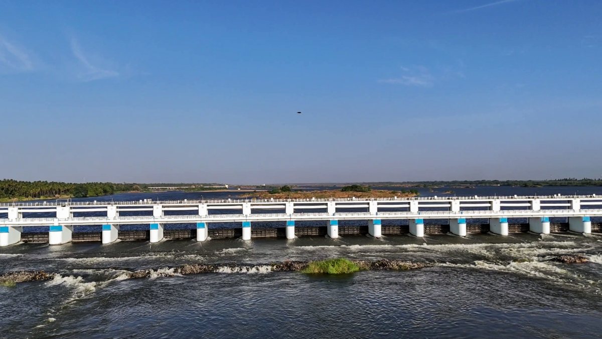 Mukkombu Dam releases water for Cauvery delta irrigation