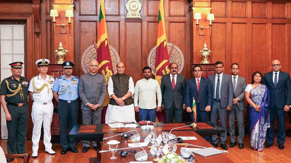 Rajnath Singh meets Sri Lankan President in Colombo