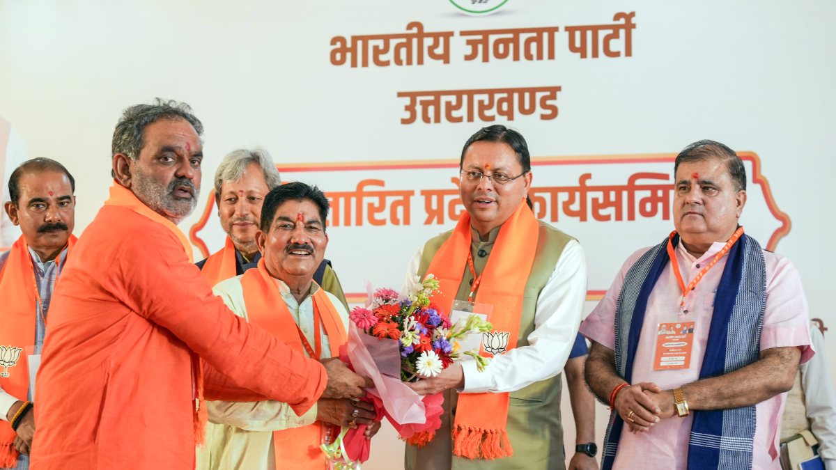 Uttarakhand CM Dhami felicitated at BJP state executive meet