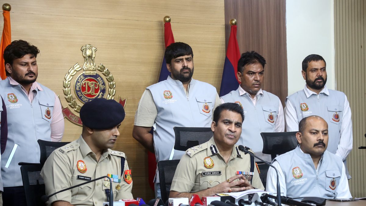 Delhi Police bust illegal arms unit, arrest gang member