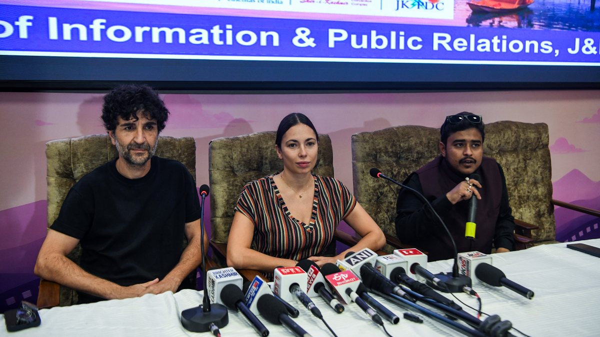 Spanish filmmaker attends Srinagar film festival presser