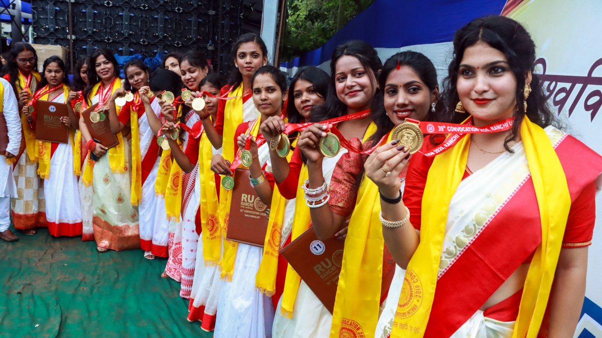Ranchi University holds 39th convocation, students display medals