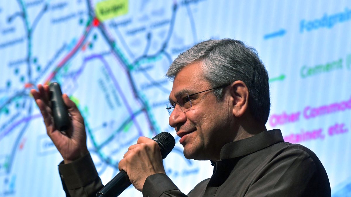 Cabinet briefing: Vaishnaw addresses media in New Delhi