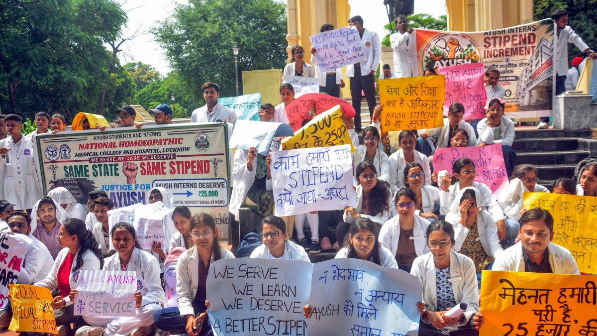 AYUSH interns protest for stipend hike in Lucknow