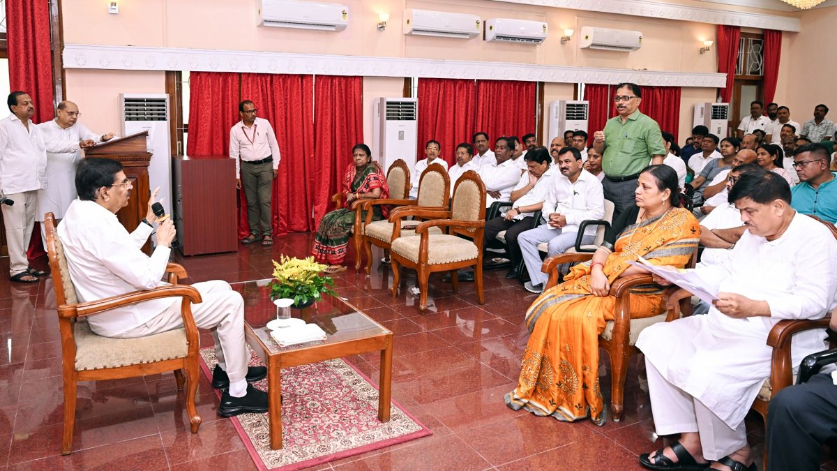 BJD delegation meets Odisha Governor over MMDR Act