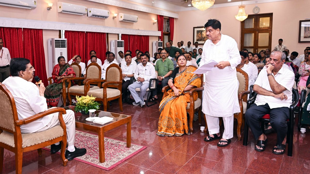 BJD delegation meets Odisha Governor over MMDR Act