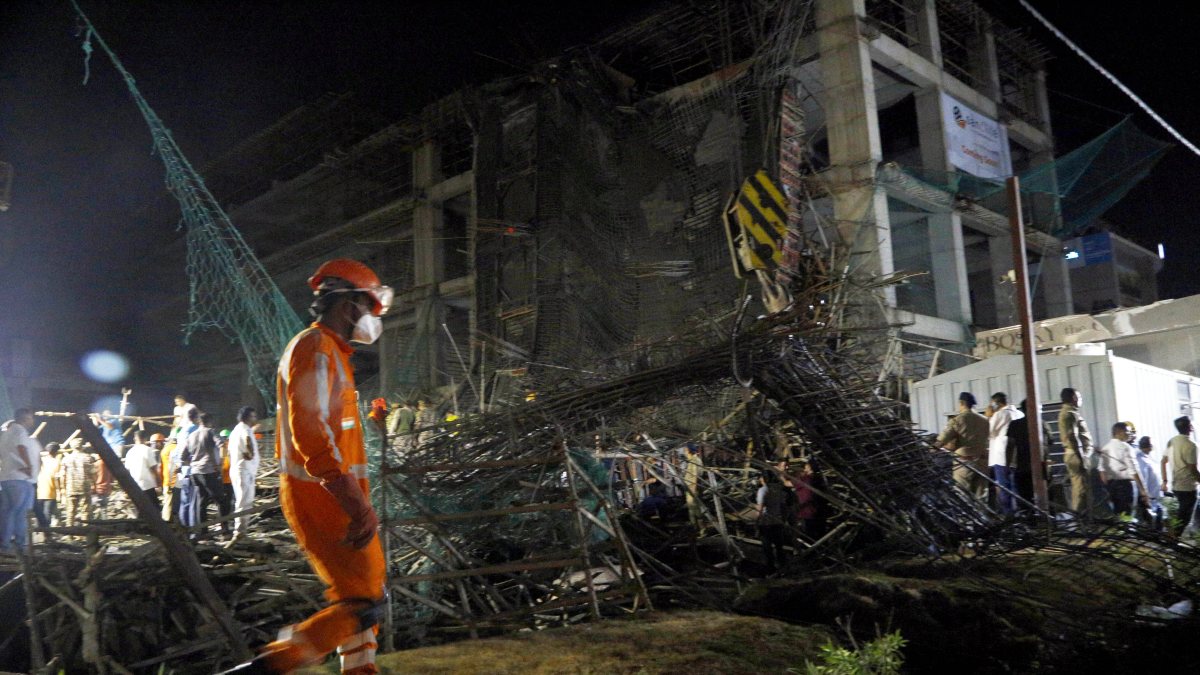 Rescue ops on after Gandhinagar mall collapse