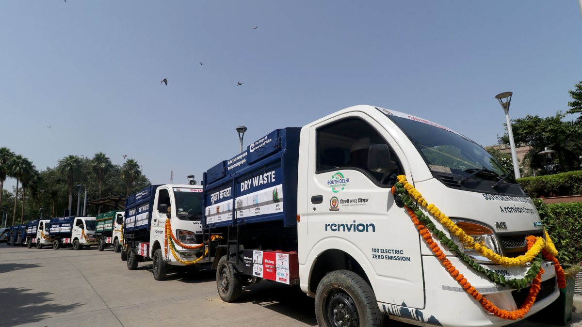 New Delhi gets vehicles for door-to-door waste collection