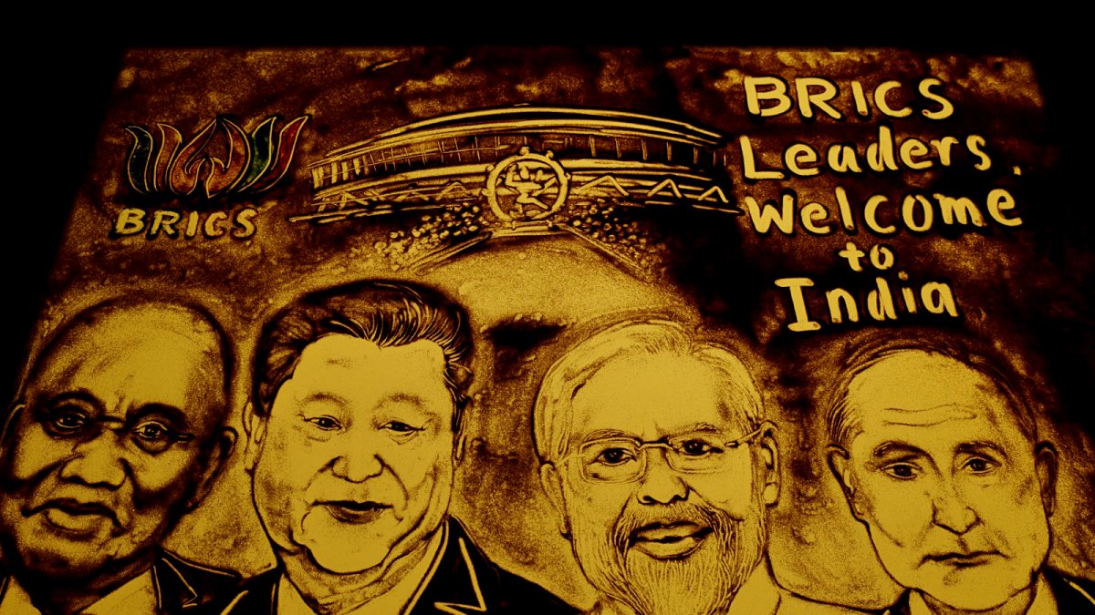 Sand artist welcomes BRICS delegates with Modi portrait