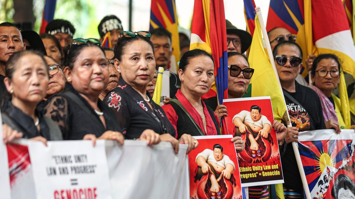 Tibetan community protests in Delhi ahead of Xi Jinping visit