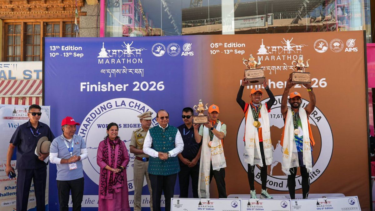 Ladakh LG meets Silk Route Ultra winners at 13th marathon