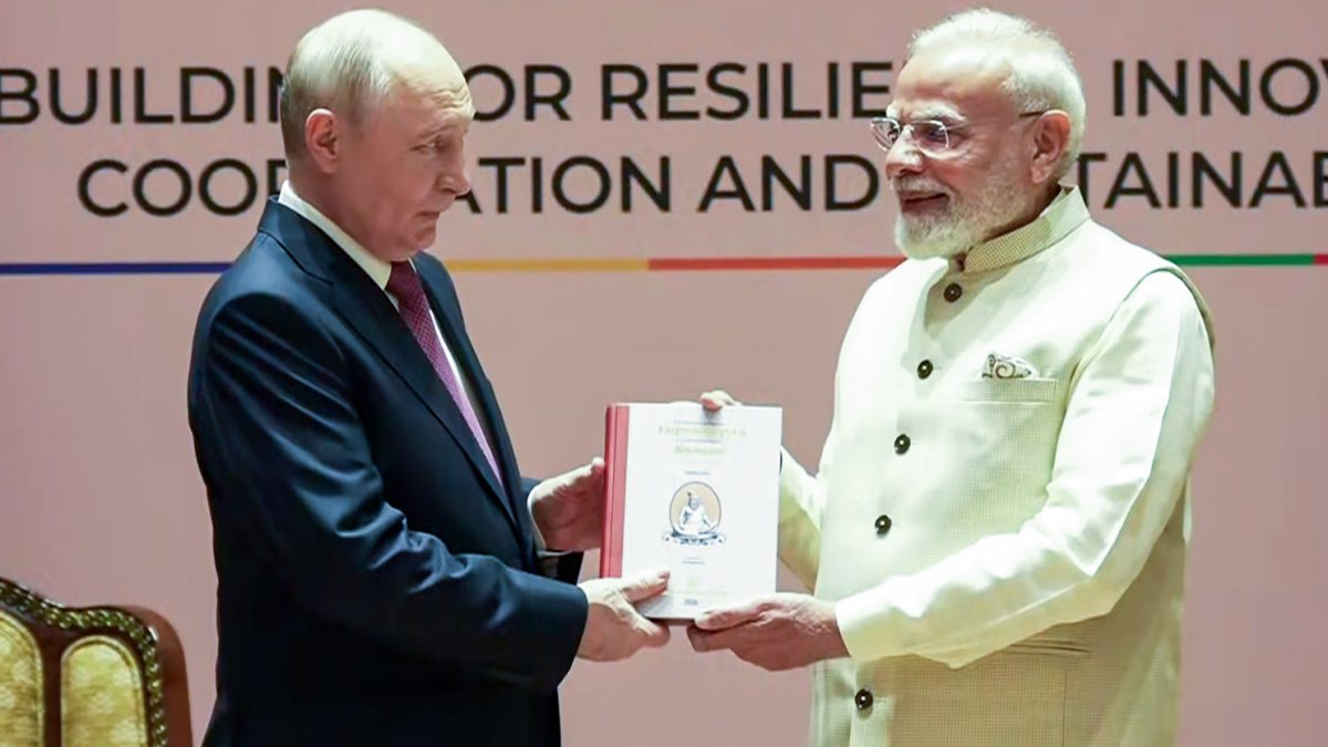 PM Modi felicitates Putin at BRICS Summit bilateral meeting