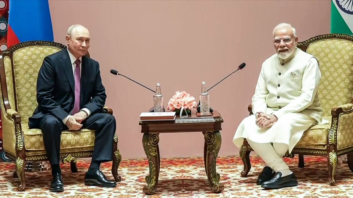 PM Modi meets Putin at BRICS Summit in New Delhi