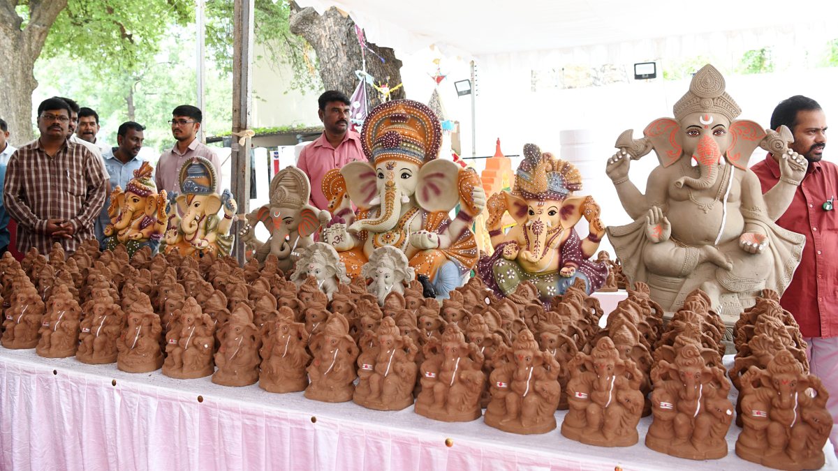 Eco-friendly clay Ganesha idols distributed in Hyderabad