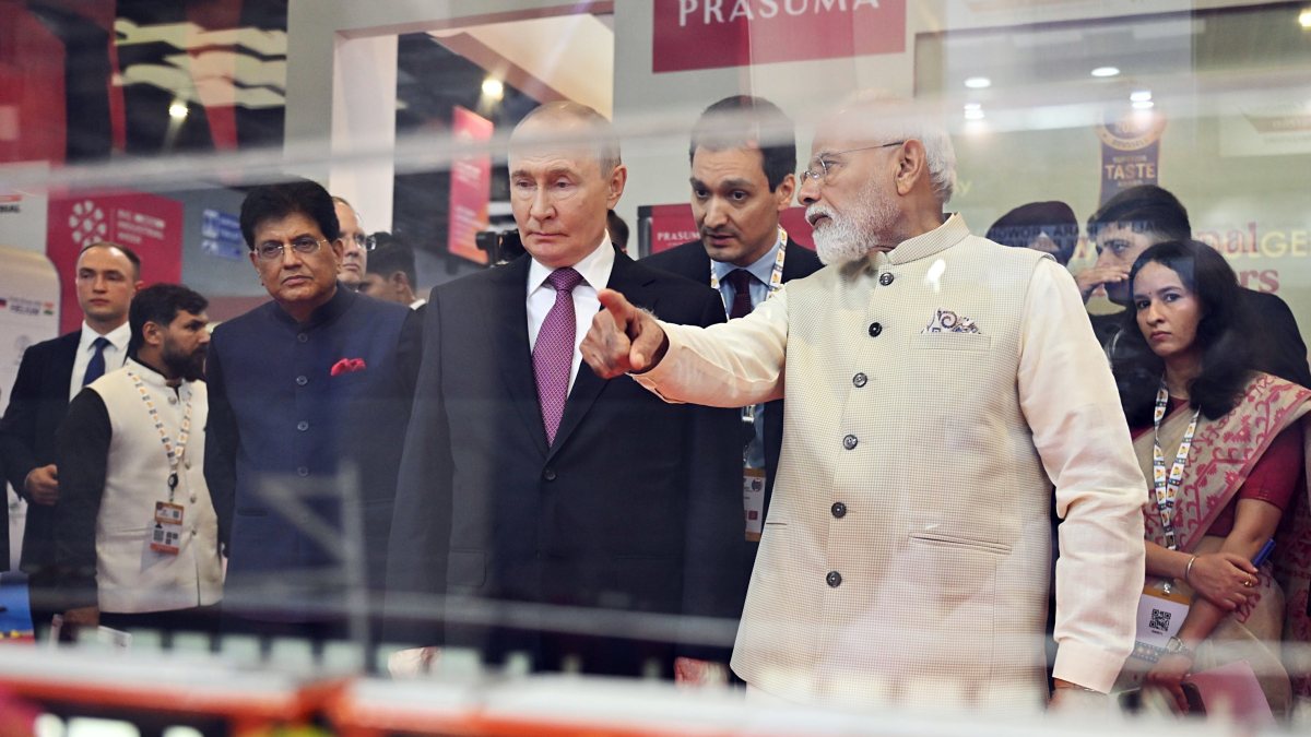 Modi and Putin tour INNOPROM exhibition at BRICS Summit