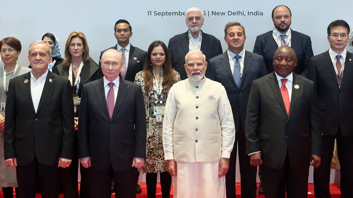 Modi joins Putin and other leaders for BRICS group photo