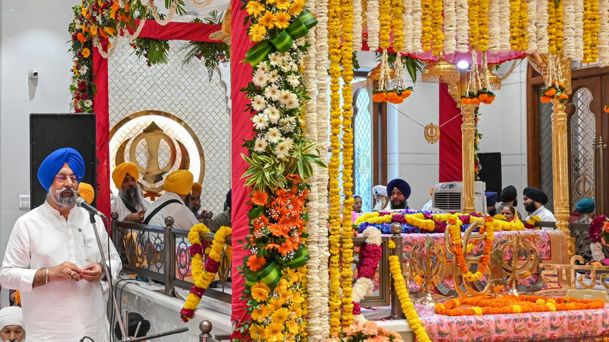 Decorated Palki Sahib marks Guru Granth Sahib Parkash Gurpurb in Delhi