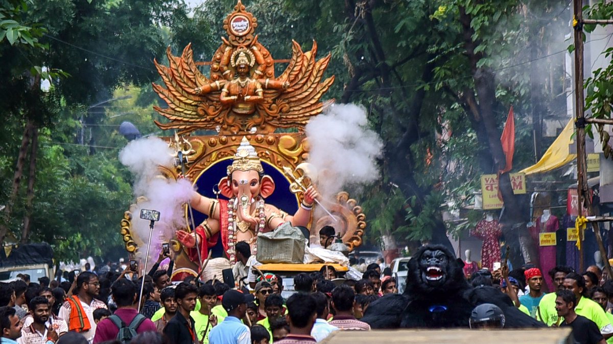 Devotees carry Ganesha idol ahead of Ganesh Chaturthi in Nagpur