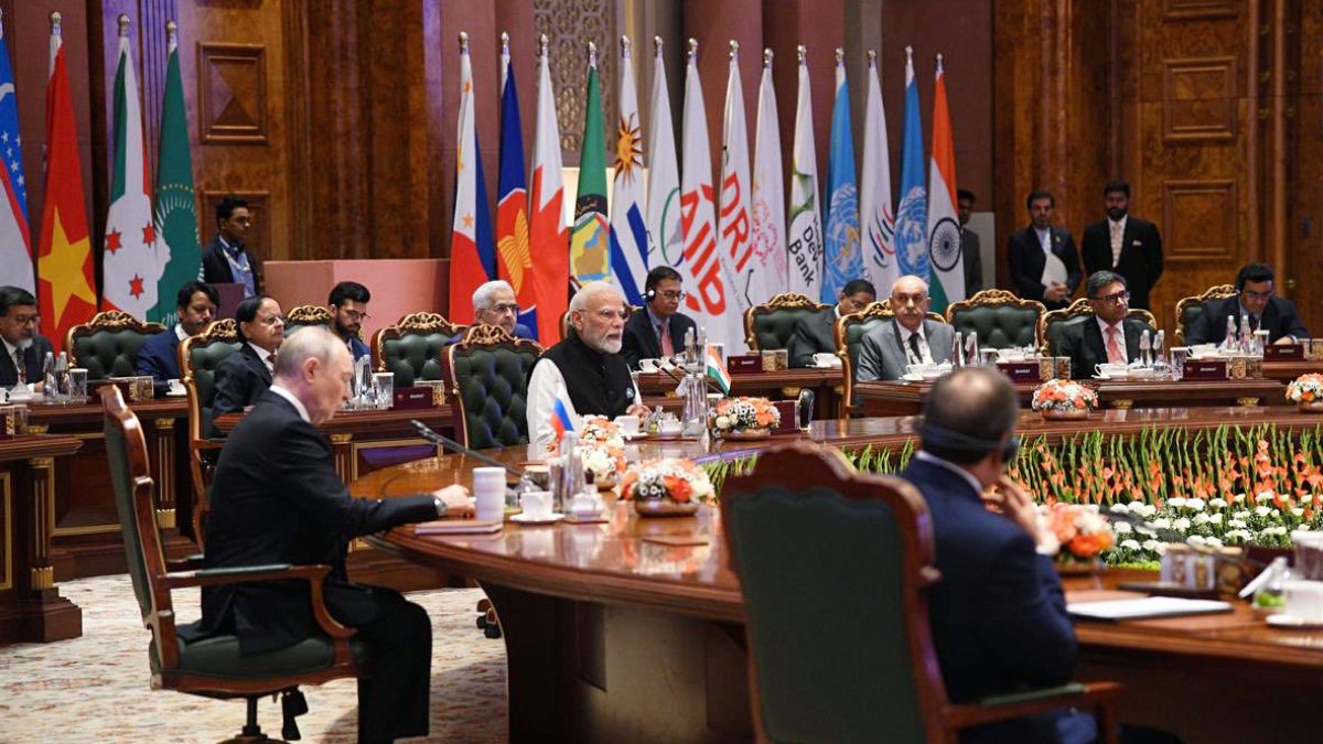 PM Modi delivers closing remarks at BRICS session in Delhi