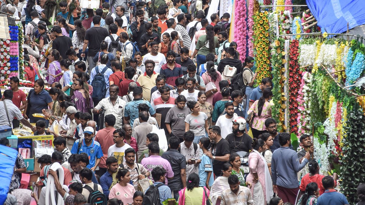 Mumbai market buzzes ahead of Ganesh Chaturthi
