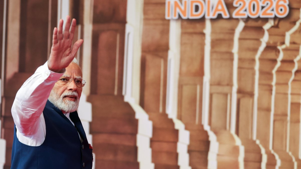 PM Modi waves at Bharat Mandapam on BRICS Summit day 2