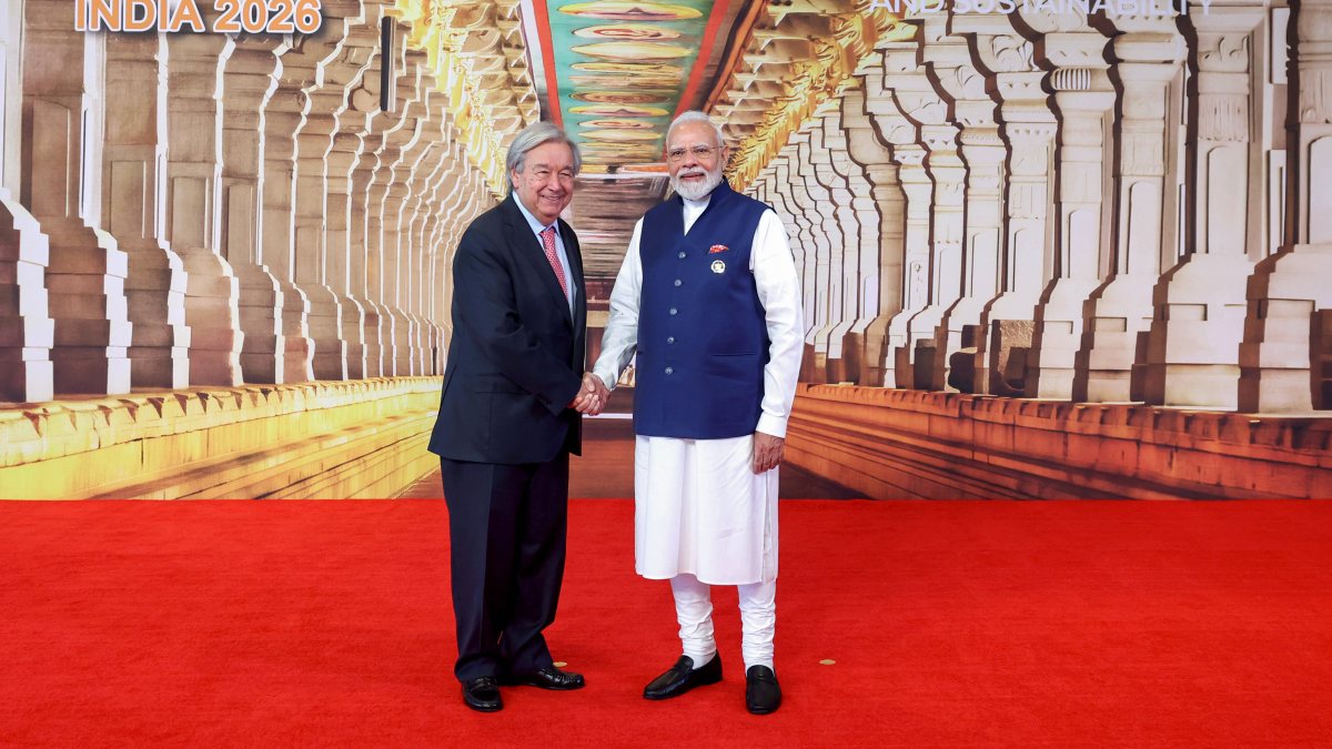 PM Modi greets BRICS leaders at summit day two