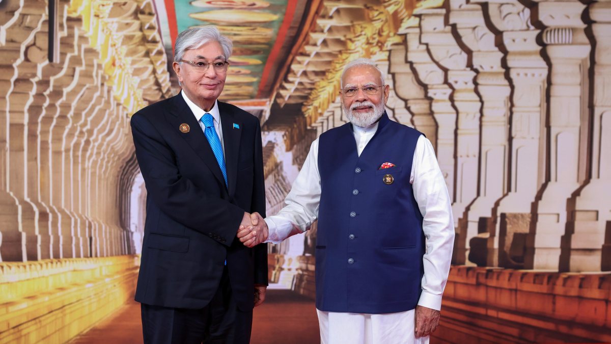 PM Modi greets BRICS leaders at Bharat Mandapam summit