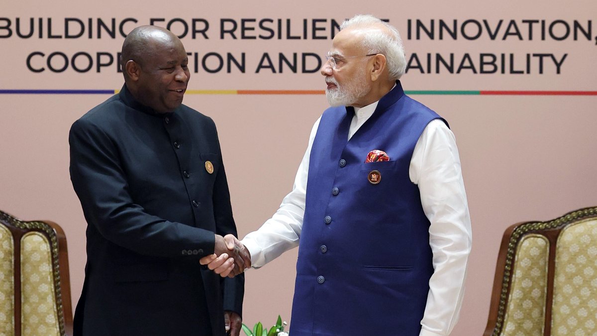 PM Modi meets Burundi president on BRICS sidelines