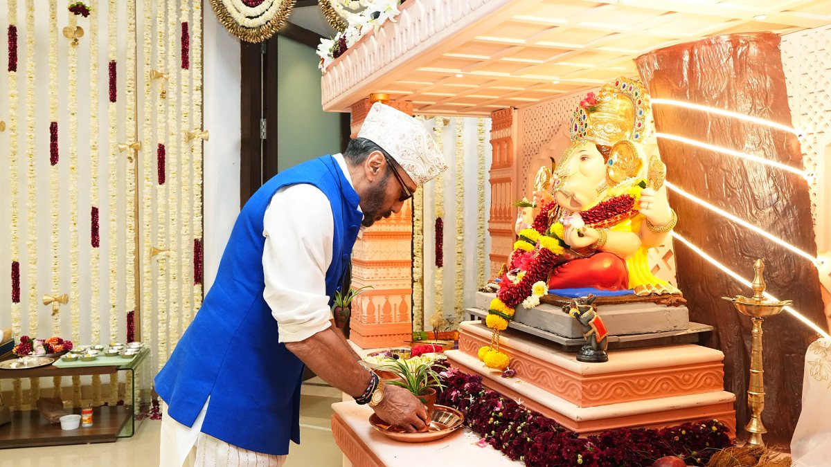 Jackie Shroff offers prayers at Ganesh Chaturthi celebration in Mumbai