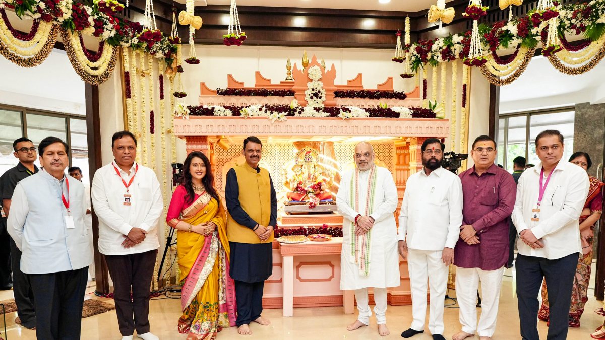 Amit Shah celebrates Ganesh Chaturthi with Maharashtra leaders in Mumbai