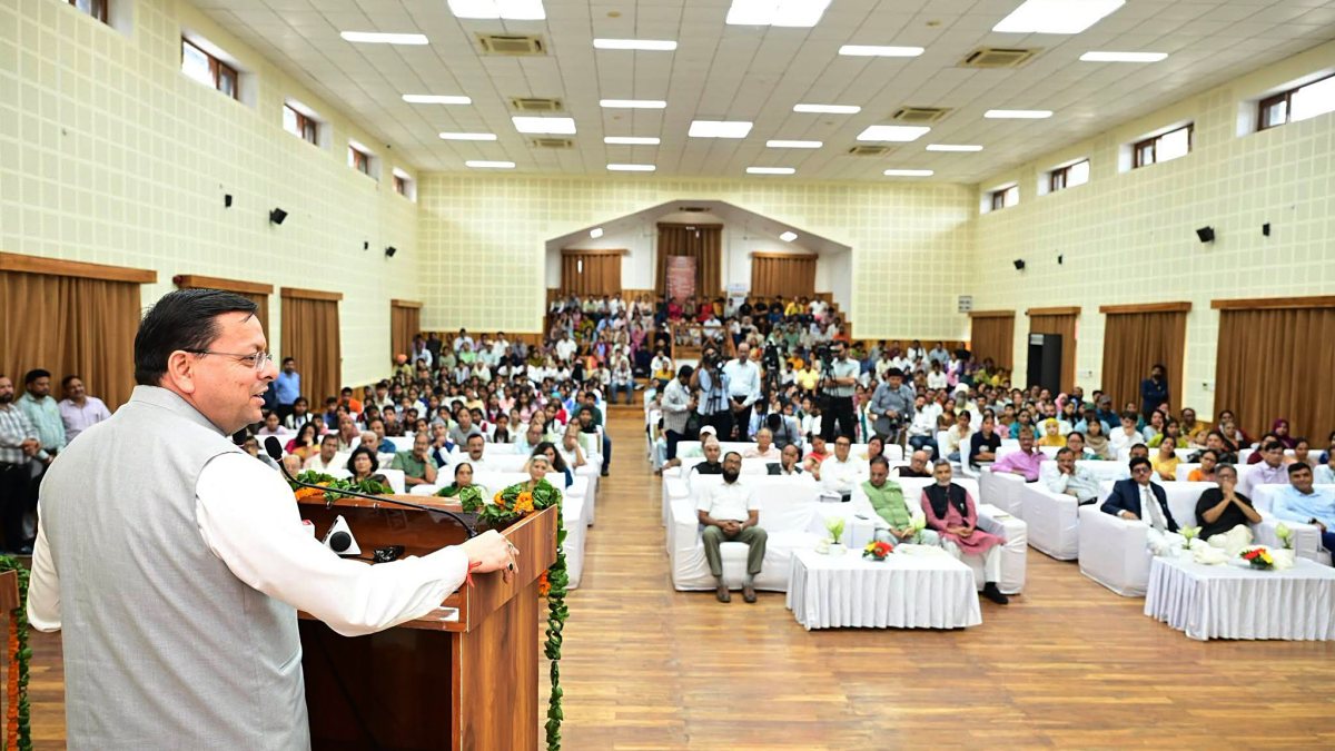 Uttarakhand CM Dhami addresses students at Hindi Diwas event in Dehradun