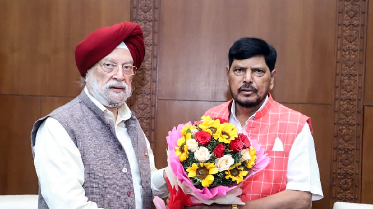 Ramdas Athawale meets Hardeep Singh Puri in New Delhi