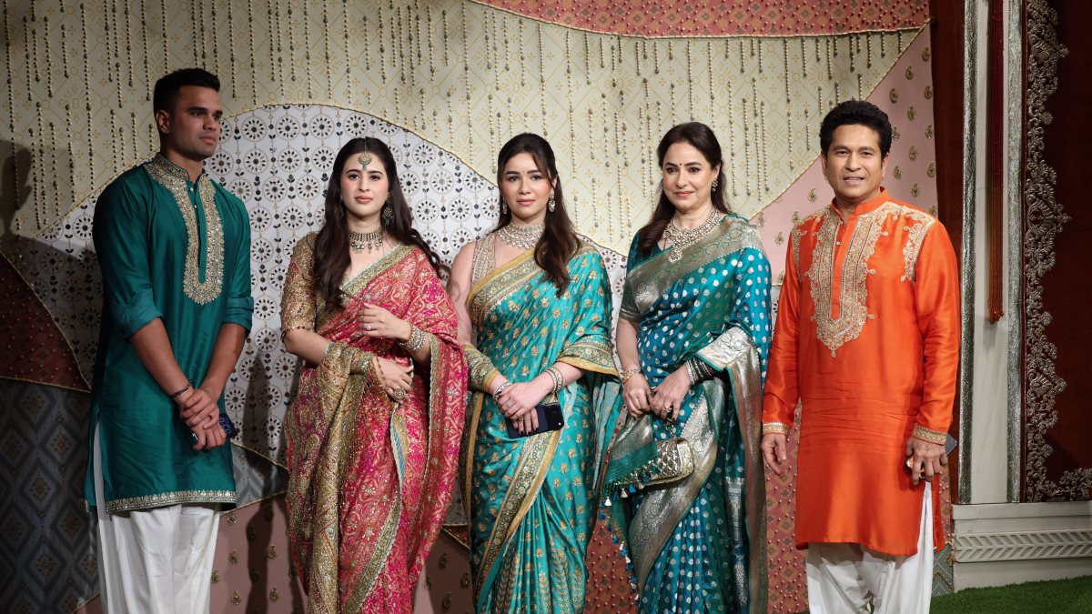 Sachin Tendulkar attends Ambani Ganesh Chaturthi celebration