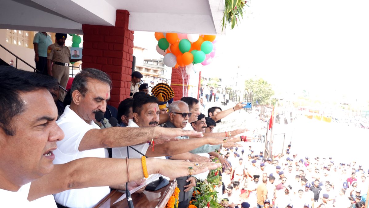 Himachal CM leads anti-drug pledge in Una