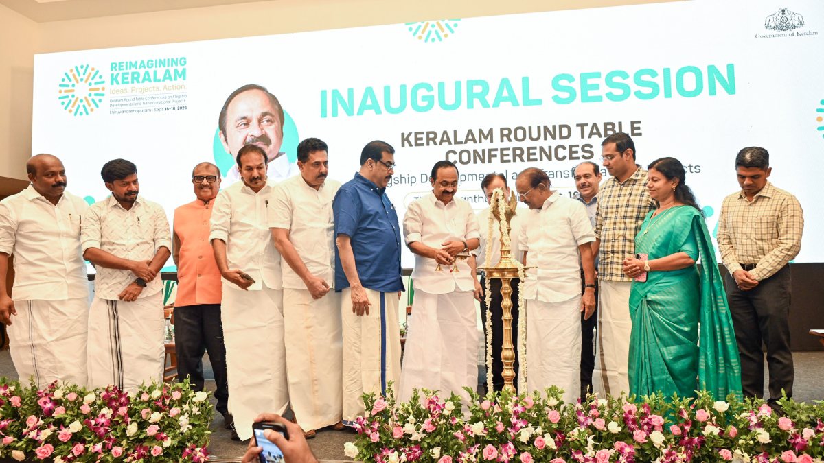 Keralam CM V D Satheesan lights lamp at roundtable conference