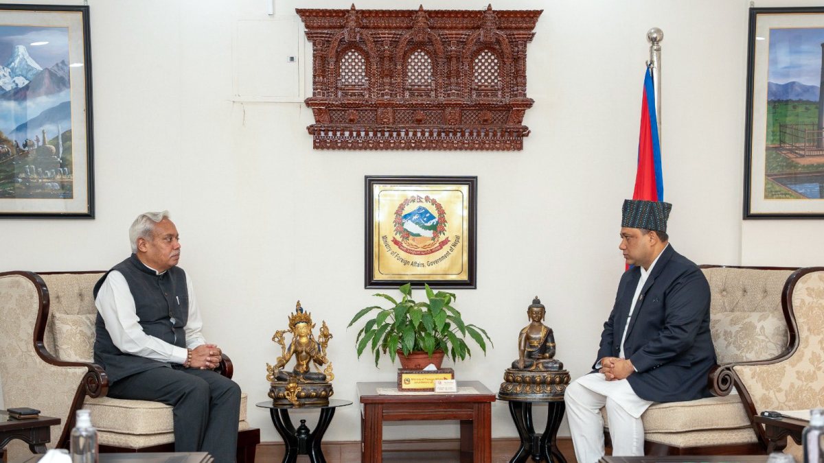 Nepal foreign minister receives Indian envoy farewell call