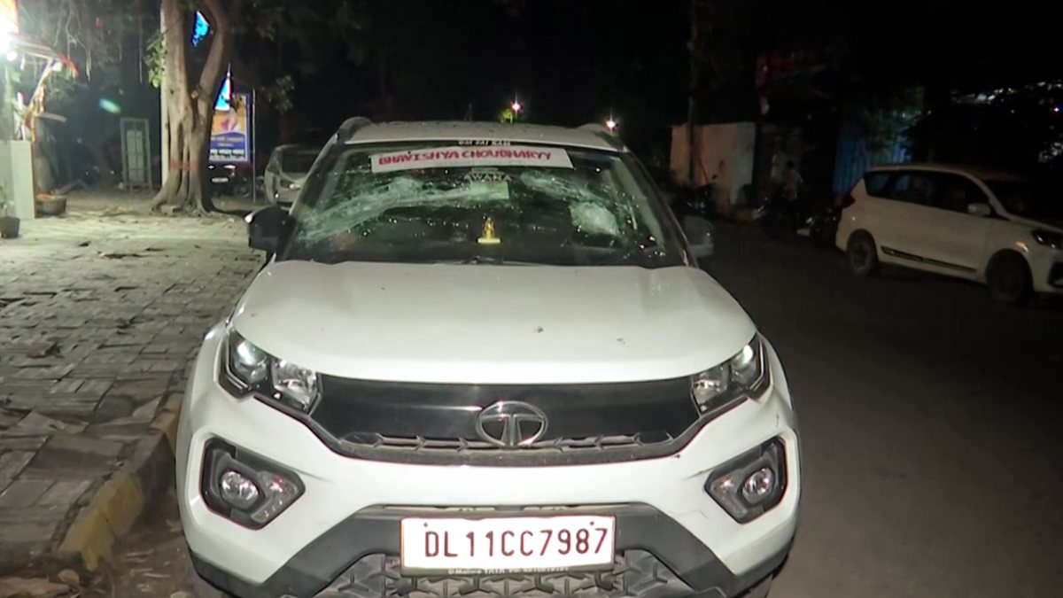 Vehicle damaged in clash between student groups outside Delhi University college