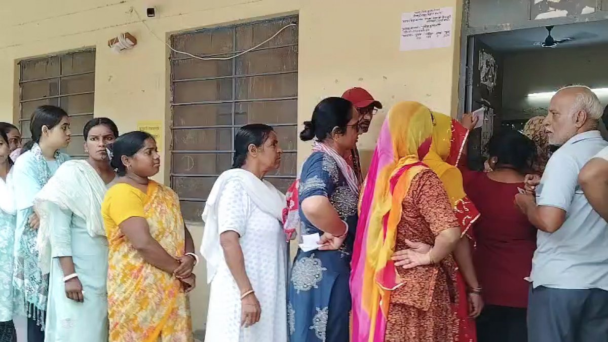 Voters queue in Jodhpur for Rajasthan civic polls repolling